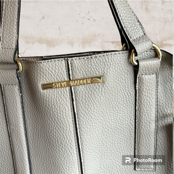 Steve Madden Large Tote w/Shoulder Strap - Picture 2 of 8
